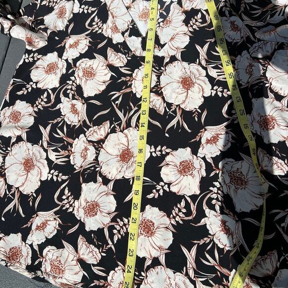 PEACH LOVE women’s blouse size M, with bell sleeves, black floral - Picture 6 of 11